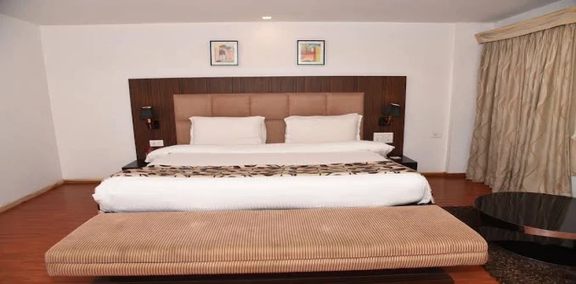 Top3 Lords Resort